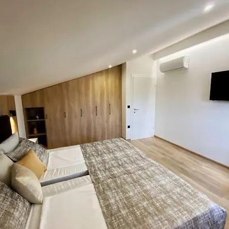 Apartament Holiday *
