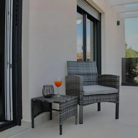 Apartament Holiday *