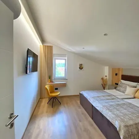 Apartament Holiday *