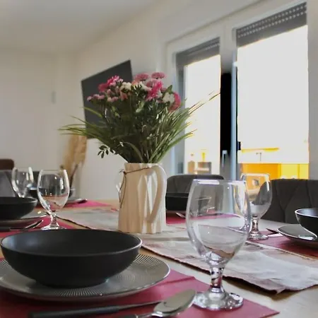 Holiday Apartman *